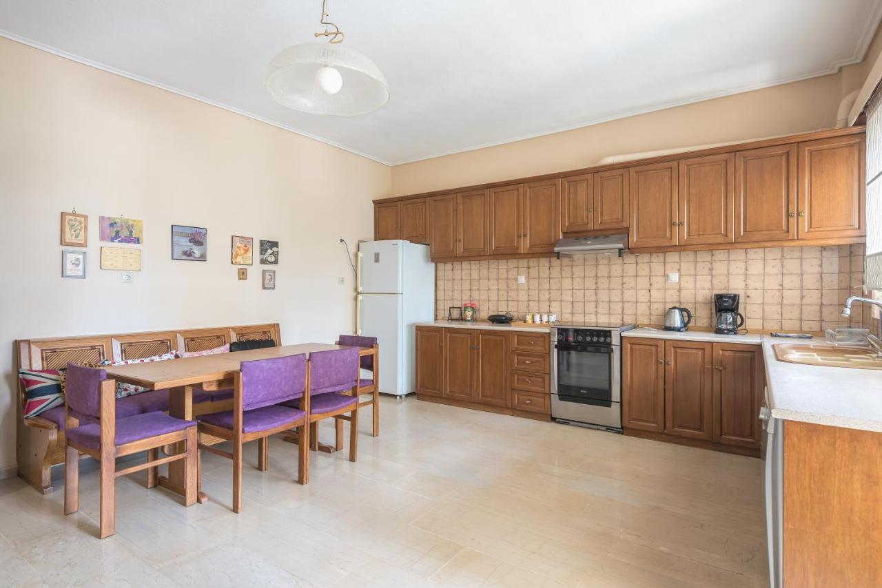Lovely & Spacious 2-Bedroom Rental Unit In Glifada Атина Екстериор снимка